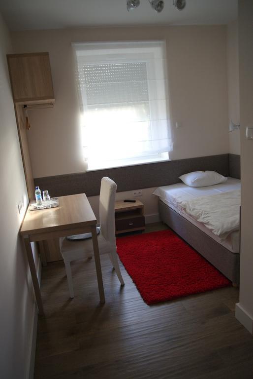 Willa Wiosna Września Habitación foto